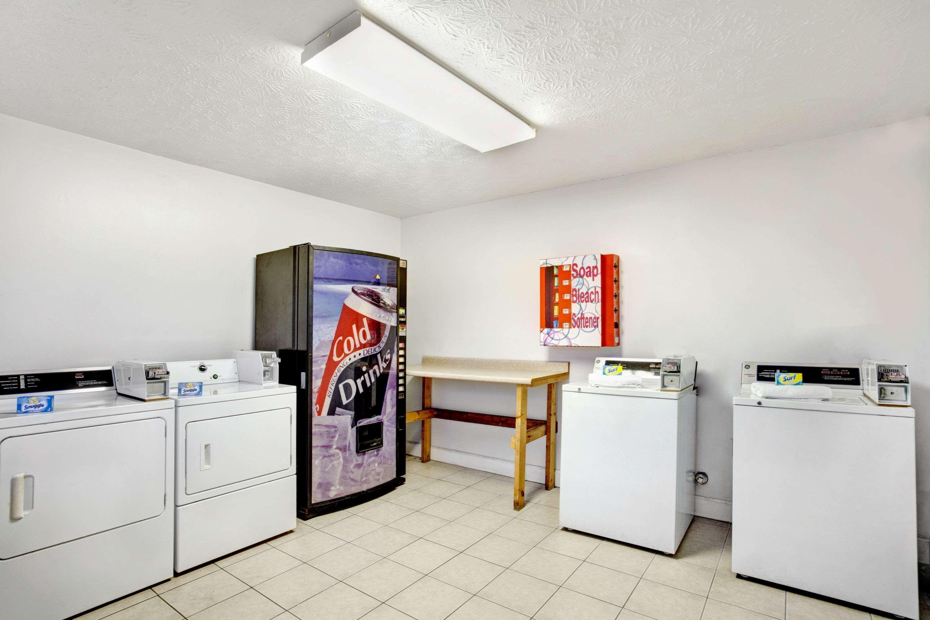 Super 8 By Wyndham Whites Creek/ Nashville Nw Area מראה חיצוני תמונה